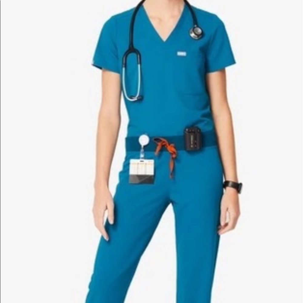 Figs alps blue scrub set